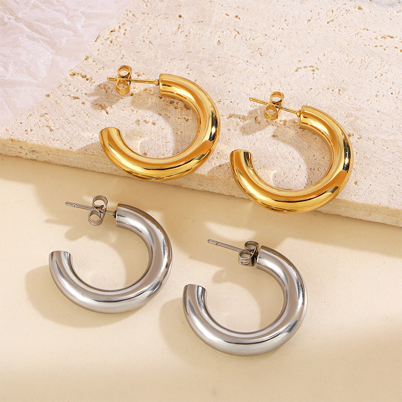 Exquisite Stylish Female 2 cm Copper Earrings