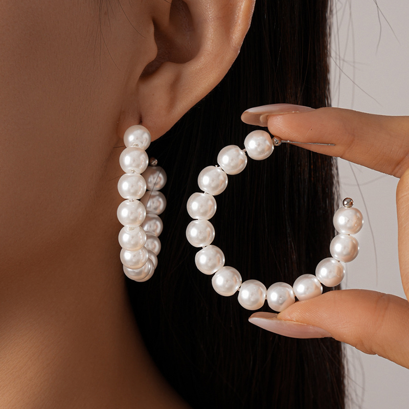 Exquisite Elegant Ladies' Imitation Pearls Earrings