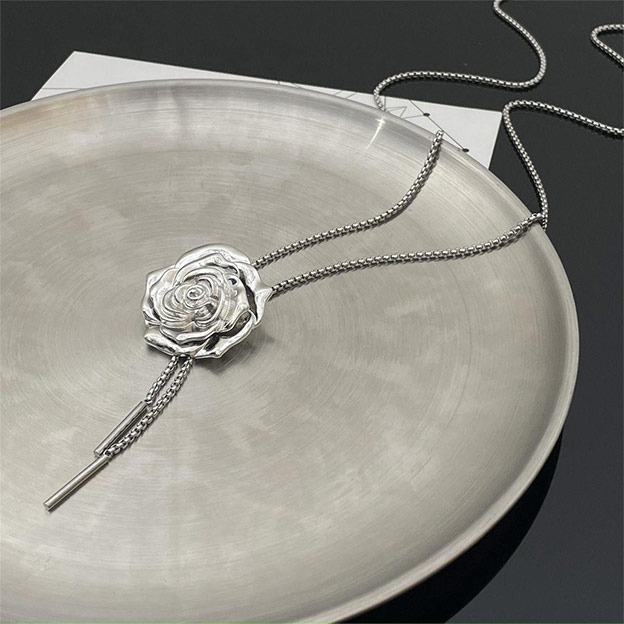 Charming Chic Women's Flower Titanium Steel Alloy Necklace (S140214 ...