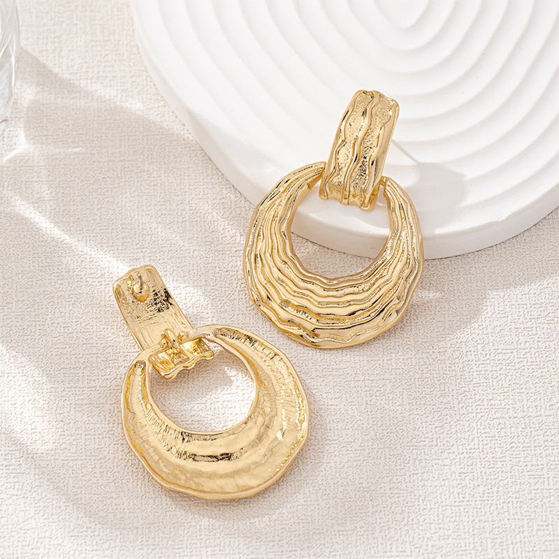 Beautiful Vintage Women's Round Alloy Earrings